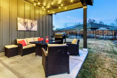 Image de Artful Adventure! 4bd Cozy Family Retreat for 10!