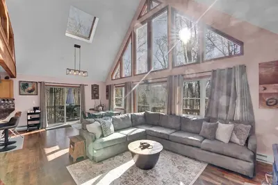 Image de A-Frame Chalet - Mountain modern in Big Bass Lake with pool!