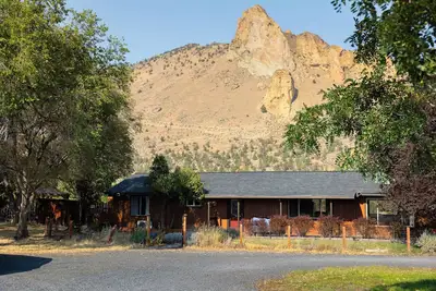 Image de Smith Rock Base Camp! Adventure Awaits!