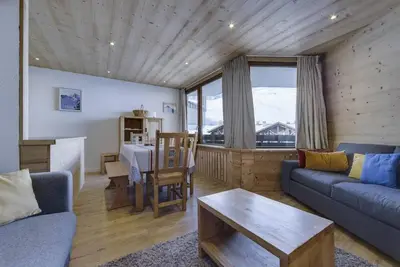 Image de À 10m des pistes de ski, 2ème étage, balcon, télévision, casier à ski, 43m², Tignes