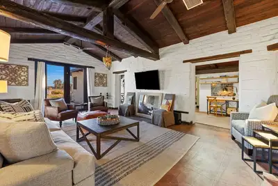 Image de Charming 3-bedroom Equestrian farmhouse with WiFi, Ac in welcoming Thermal