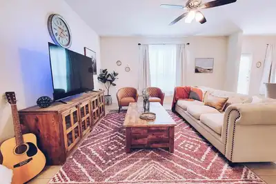 Image de Luxury Serene Escape Home: 2 King Beds, Near SeaWorld