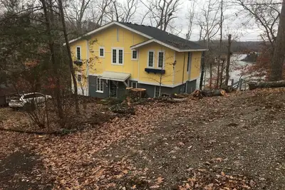 Image de Spacious 6-bedroom house with WiFi & Ac in charming Jamestown lake ramp access