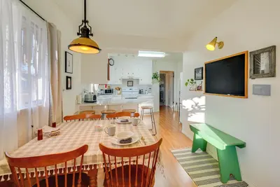 Image de Patio, Grill & Outdoor Dining: Conrad Home!