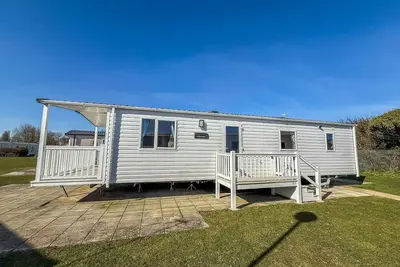 Image de Beautiful 8 berth caravan with decking at Hopton Holiday Village ref 80016w