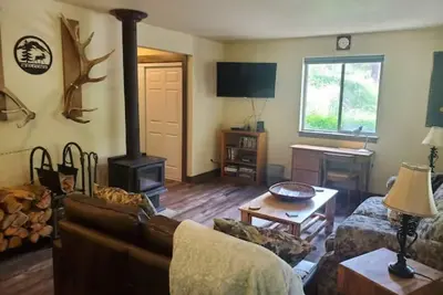 Image de Picturesque Family Creekside Oasis -Fire Pit -WiFi