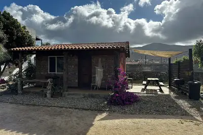 Image de Charming 2-bedroom cabin in Valle de Guadalupe at Cerveceria Bellinghausen.