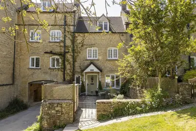 Beautiful and characterful dog friendly holiday cottage - Archway House