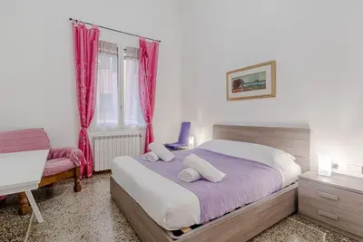 Image de Comfy Apt in Genoa's St. Theodore District