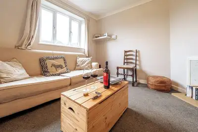 Image de Three Bedroom Home with Garden and Parking