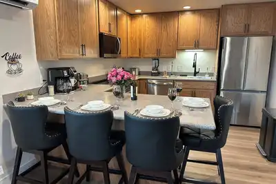 Image de Brand New! Bridger Mountain View, Self checkin, 2-bd 2 Bath Fireplace sleeps 5