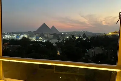 Image de Beautiful 2-bedroom apartment with Ac in Giza Governorate with pyramids view