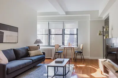 Blueground | Sutton Place 1bd apartment