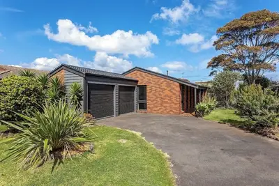 Image de Pamela Place, your quiet family holiday close to shops, cafes and the beach!