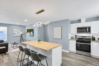 Image de Charming 3-Bedroom Oasis Near Airport