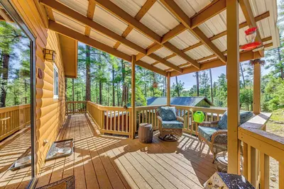 Image de 7 Mi to Ruidoso Winter Park: Quiet Cabin w\/ Deck