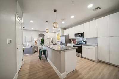Image de Modern 2-Bed\/2-Bath Apartment in 2024 Complex - Owasso, Ok