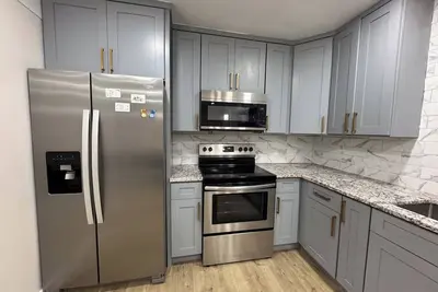 Image de Update 4-bedroom ranch 10 min from Down Town with WiFi and Ac