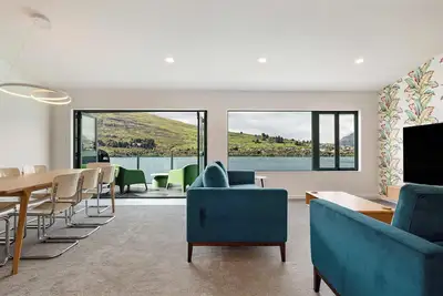 Image de Shore Rise, lake and mountain views Queenstown