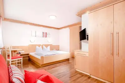 Image de Family room with bunk bed (comfort with balcony or first floor) - Hotel Garni