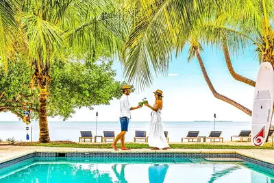 Image de Private Beach, Pickleball Court and Tiki Bar/ Heated Pool / Designated Paradise Key