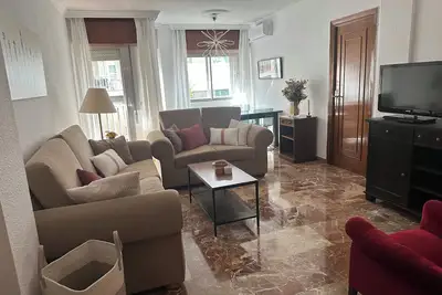 Image de Spacious, bright and centrally located apartment for 6 people