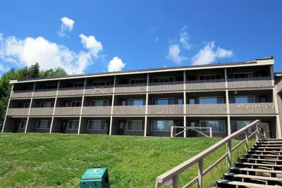Image de Ski-in/Ski-out Fall Line Condo w/ Indoor Heated Pool & Hot Tub