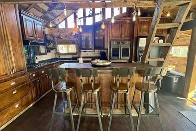 Image de Rustic Soul Retreat I Private Hot Tub I Central Location