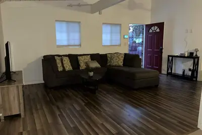 Image de Charming 2-bedroom house with WiFi and Ac in Lancaster