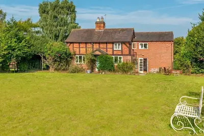 Image de Charming 17th Cent Secluded Country Cottage+Garden Pass the Keys