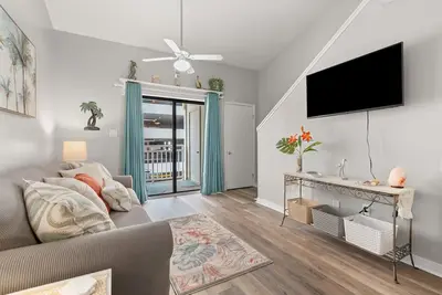 Image de 🌊Gulf Front with Side Gulf Views | Great Amenities | Sugar Beach 355🌊