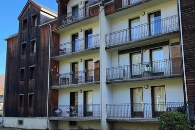 Image de Appartement T3 calme dans parc arboré à 10 mn à pied de l'espace thermo-ludique