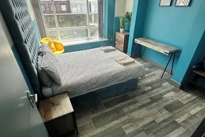 Image de Excellent Value Two Bedroom Apartment - Amazing Town Centre Location!