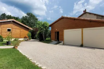 Image de Loft en bois pour 3 personnes.