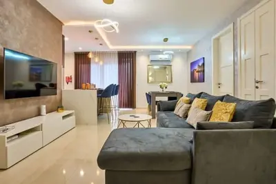 Image de Designer Finished Apartment\n\n