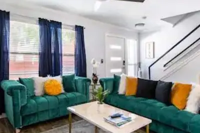 Image de Modern Midtown Home 4 Bedroom