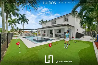 Image de Lakefront Lux Villa w/ Games, Spa, Bbq, Pool & Fun