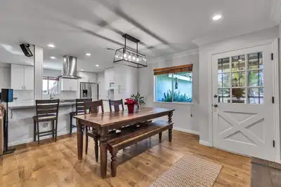 Image de 3-bedroom house in lovely Redlands with Ac, WiFi. Enjoyable getaway awaits