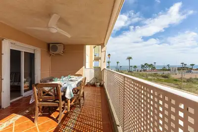 Image de Appartement 'Al Lado De La Playa' avec vue sur la mer, piscine partagée et Wi-Fi