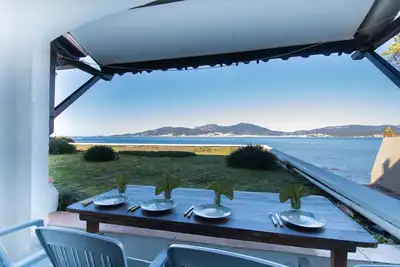 Image de Studio « Pieds dans l’eau » avec vue mer et terrasse privée