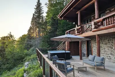 Image de Scandinavian Log House – Golf, Spa & Sunny Summer Lake Getaway