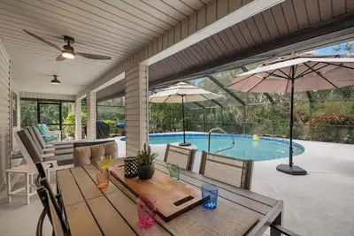 Image de ⚓ Tropic House! Spacious private tropical oasis with heated pool! ⚓