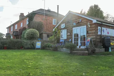 Image de The Bike Shed, romantic, with a garden in West Tytherley