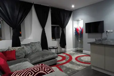 Architect designed meadows central apartment