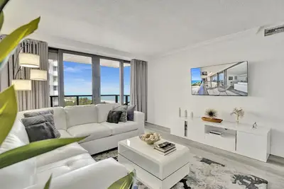 Image de Charming Ocean View Condo \/ Beach Service \/ 806