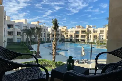 Image de Apartment in El Gouna – Hurghada | Pool View, Beach Access & Terrace