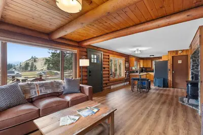 Sapphire Ridge Cabin