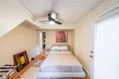 Image de Charming 2-bedroom cottage in Pine Lake with Ac, WiFi, Fire Pit, and large deck