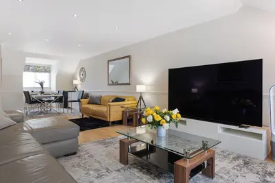 Image de Long-Term Large Penthouse/Golf course/horse riding