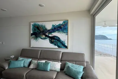 Image de Luxurious Oceanfront Penthouse – 3br Condo with Stunning Views and Top Amenities